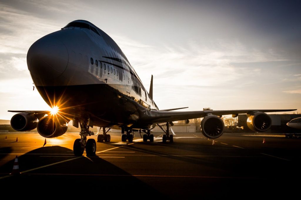 avis singapore airlines