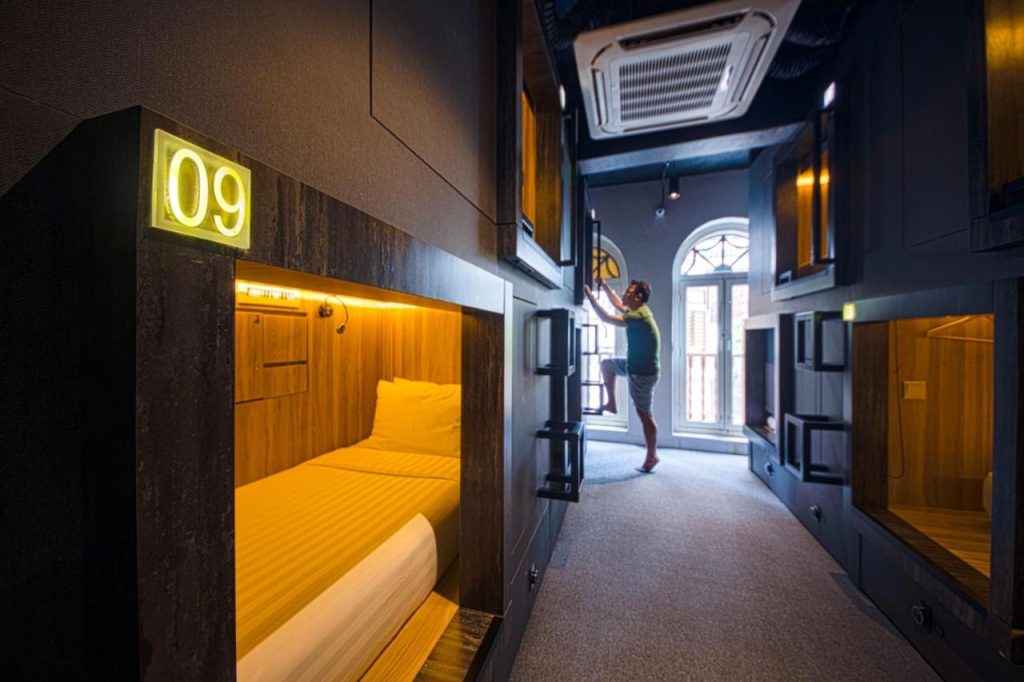 cube boutique capsule hotel chinatown