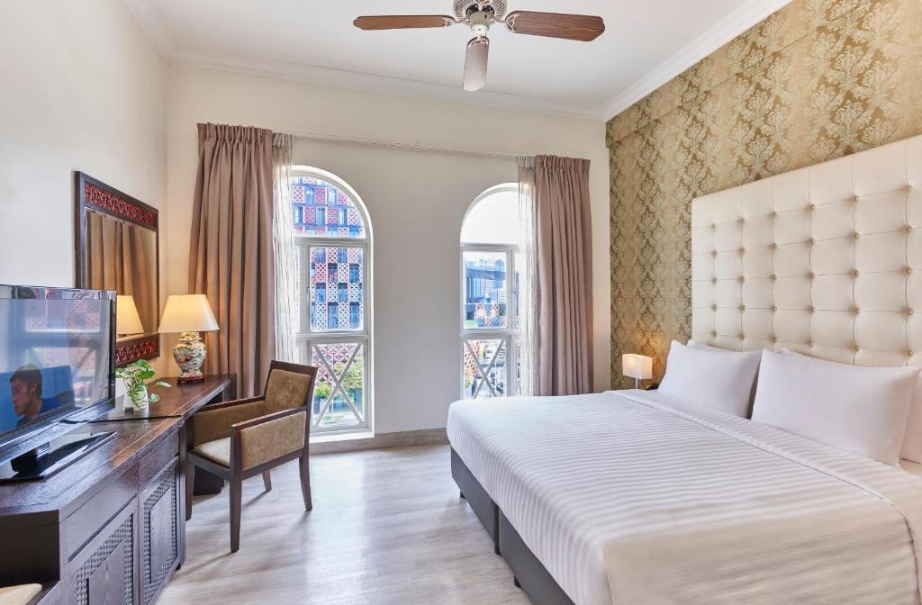 village hotel albert